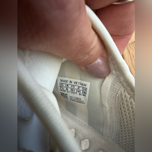 Adidas Women's NMD_R1 FX0826 Size 7.5 - Picture 9 of 10